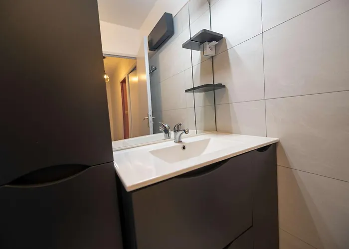 Maison Pour 6 Personnes , Climatisee A 500 M De La De Saint Clair * Le Lavandou