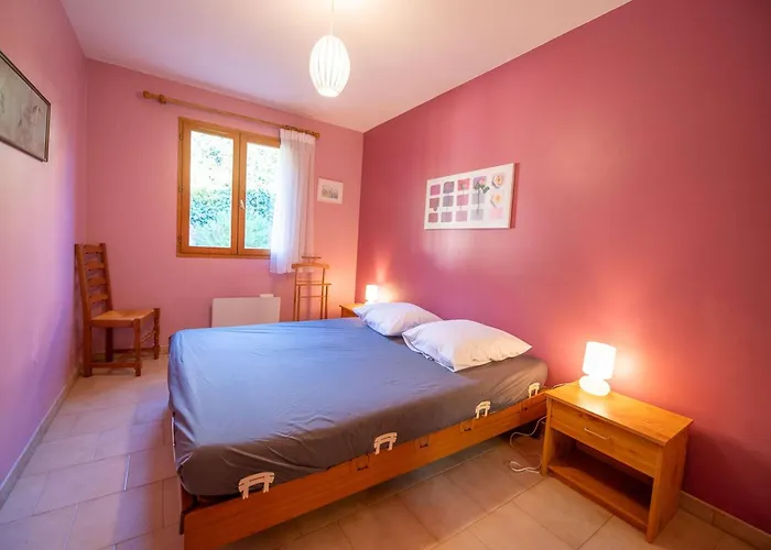 Villa Maison Pour 6 Personnes , Climatisee A 500 M De La De Saint Clair Le Lavandou